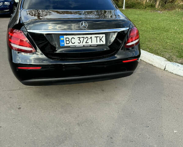 Черный Мерседес Е-Класс, объемом двигателя 2 л и пробегом 221 тыс. км за 24700 $, фото 4 на Automoto.ua