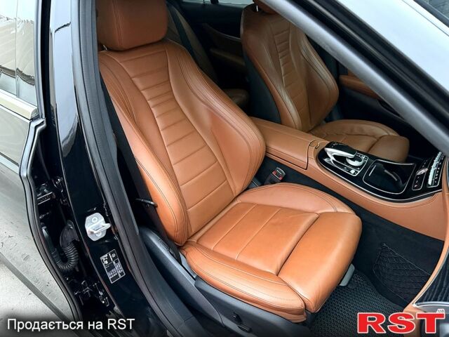 Черный Мерседес Е-Класс, объемом двигателя 2 л и пробегом 117 тыс. км за 33000 $, фото 11 на Automoto.ua