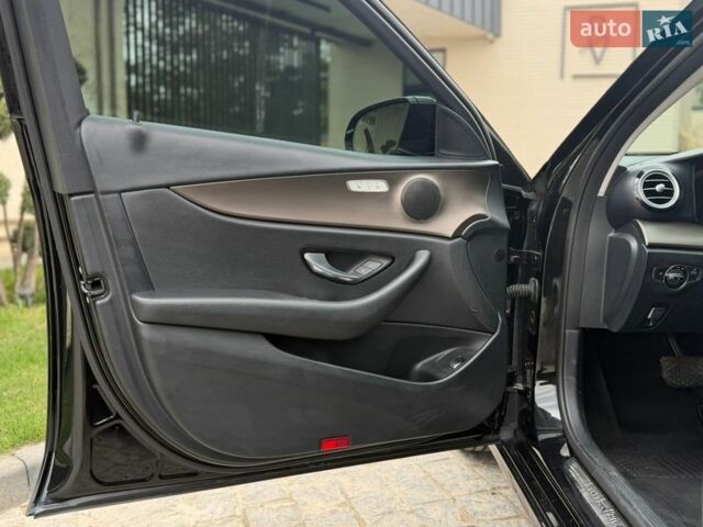 Чорний Мерседес Е-Клас, об'ємом двигуна 1.95 л та пробігом 225 тис. км за 24200 $, фото 39 на Automoto.ua