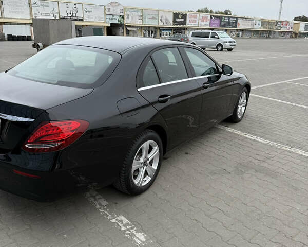 Черный Мерседес Е-Класс, объемом двигателя 1.95 л и пробегом 259 тыс. км за 24900 $, фото 4 на Automoto.ua