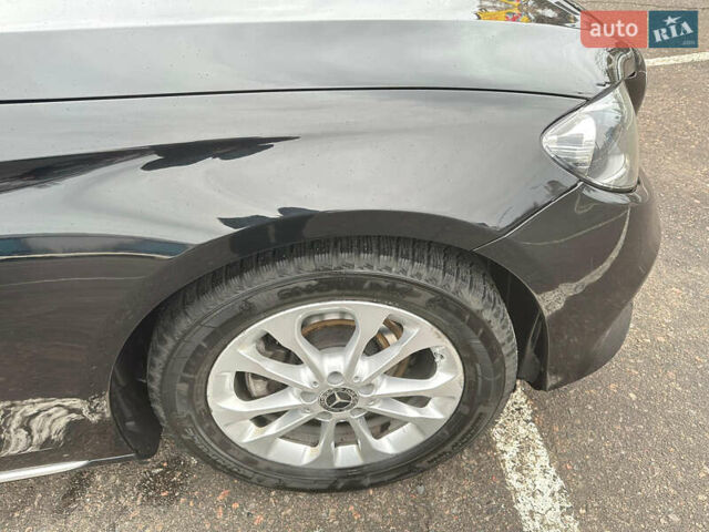 Черный Мерседес Е-Класс, объемом двигателя 1.99 л и пробегом 360 тыс. км за 21300 $, фото 4 на Automoto.ua