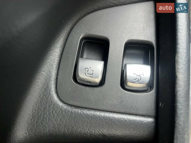 Черный Мерседес Е-Класс, объемом двигателя 2 л и пробегом 220 тыс. км за 27000 $, фото 29 на Automoto.ua