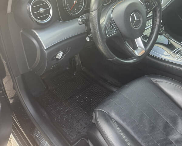Мерседес Е-Класс 2017 в Коломые на Automoto.ua Черный Мерседес Е-Класс, объемом двигателя 1.95 л и пробегом 167 тыс. км за 28888 $, фото 50 на Automoto.ua