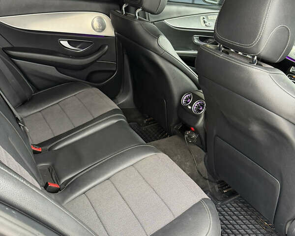 Черный Мерседес Е-Класс, объемом двигателя 1.95 л и пробегом 236 тыс. км за 28500 $, фото 15 на Automoto.ua