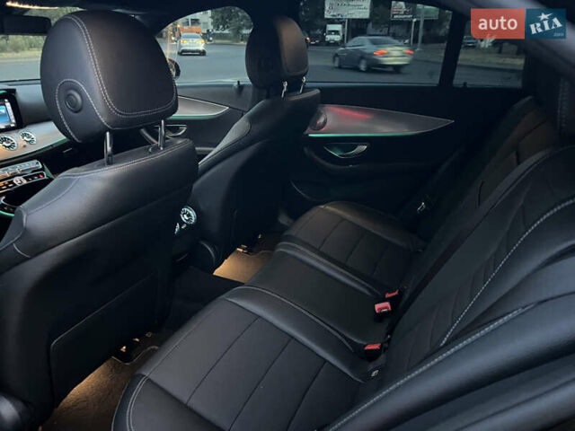 Черный Мерседес Е-Класс, объемом двигателя 1.95 л и пробегом 173 тыс. км за 29500 $, фото 5 на Automoto.ua