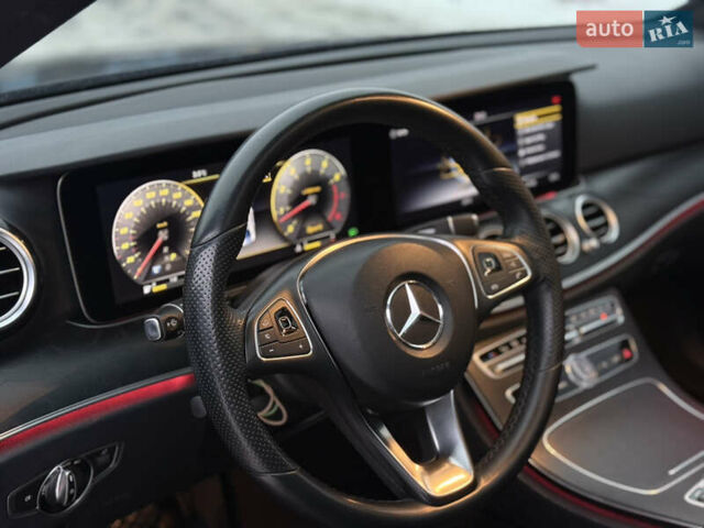 Черный Мерседес Е-Класс, объемом двигателя 3 л и пробегом 91 тыс. км за 36500 $, фото 5 на Automoto.ua