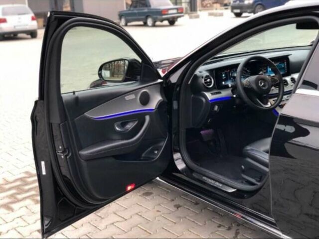 Черный Мерседес Е-Класс, объемом двигателя 1.9 л и пробегом 160 тыс. км за 32000 $, фото 28 на Automoto.ua