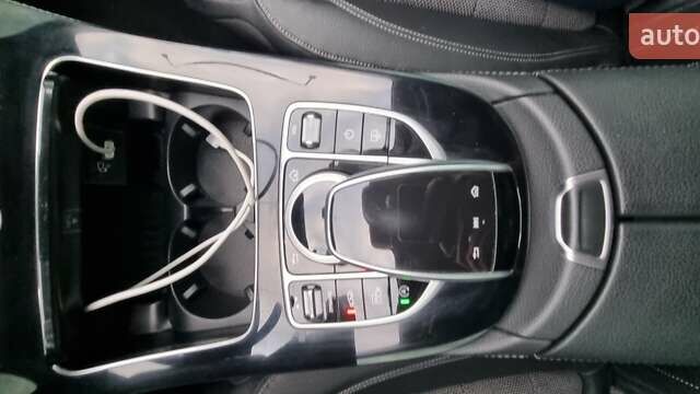 Черный Мерседес Е-Класс, объемом двигателя 1.95 л и пробегом 160 тыс. км за 31990 $, фото 46 на Automoto.ua