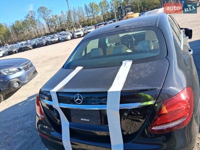 Чорний Мерседес Е-Клас, об'ємом двигуна 2 л та пробігом 159 тис. км за 13500 $, фото 1 на Automoto.ua