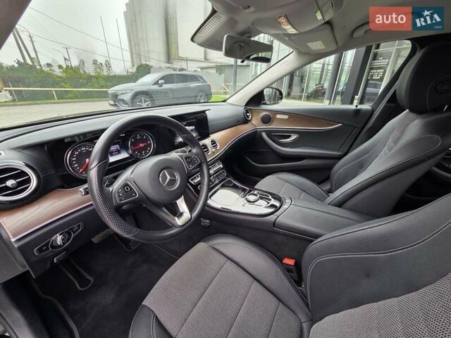 Черный Мерседес Е-Класс, объемом двигателя 1.95 л и пробегом 28 тыс. км за 37000 $, фото 20 на Automoto.ua