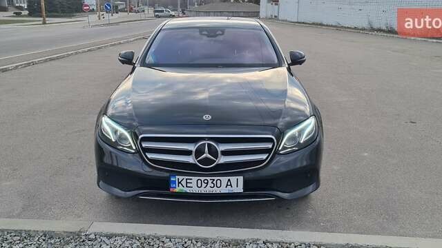 Черный Мерседес Е-Класс, объемом двигателя 1.95 л и пробегом 160 тыс. км за 31990 $, фото 11 на Automoto.ua