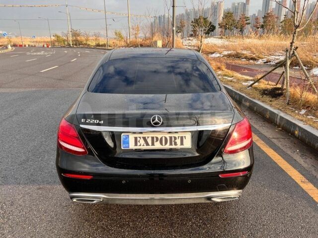 Чорний Мерседес Е-Клас, об'ємом двигуна 2 л та пробігом 94 тис. км за 19900 $, фото 3 на Automoto.ua