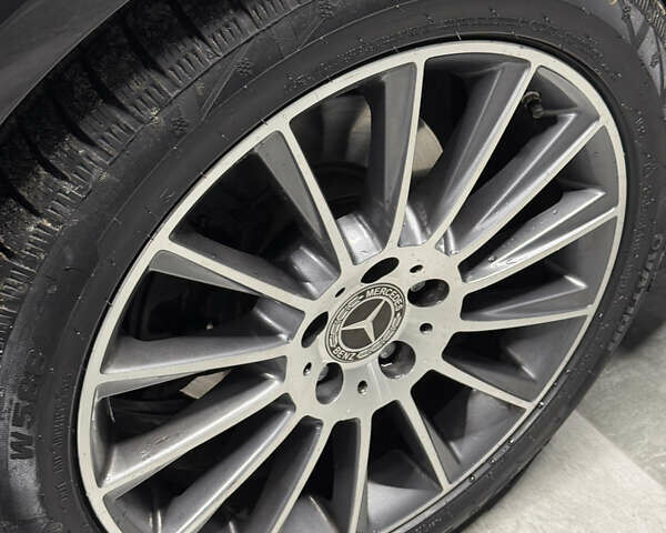 Черный Мерседес Е-Класс, объемом двигателя 2 л и пробегом 197 тыс. км за 29999 $, фото 59 на Automoto.ua