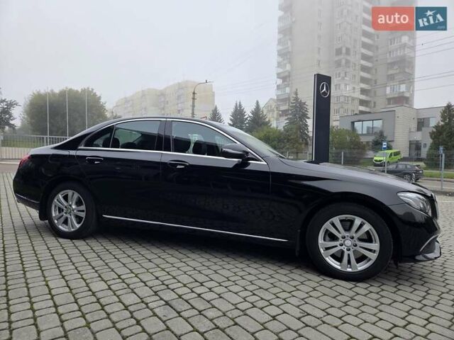 Черный Мерседес Е-Класс, объемом двигателя 1.95 л и пробегом 28 тыс. км за 37000 $, фото 5 на Automoto.ua