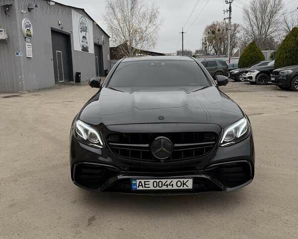 Черный Мерседес Е-Класс, объемом двигателя 1.99 л и пробегом 80 тыс. км за 39500 $, фото 4 на Automoto.ua