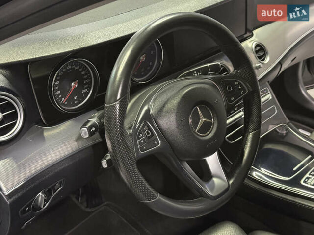 Черный Мерседес Е-Класс, объемом двигателя 2 л и пробегом 197 тыс. км за 29999 $, фото 71 на Automoto.ua