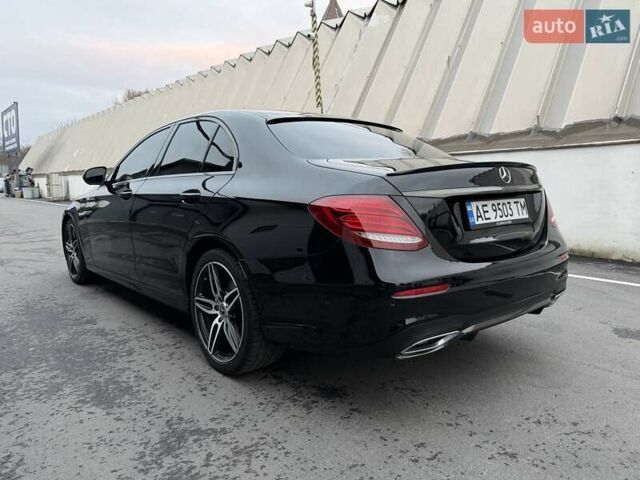 Черный Мерседес Е-Класс, объемом двигателя 1.95 л и пробегом 117 тыс. км за 33000 $, фото 5 на Automoto.ua