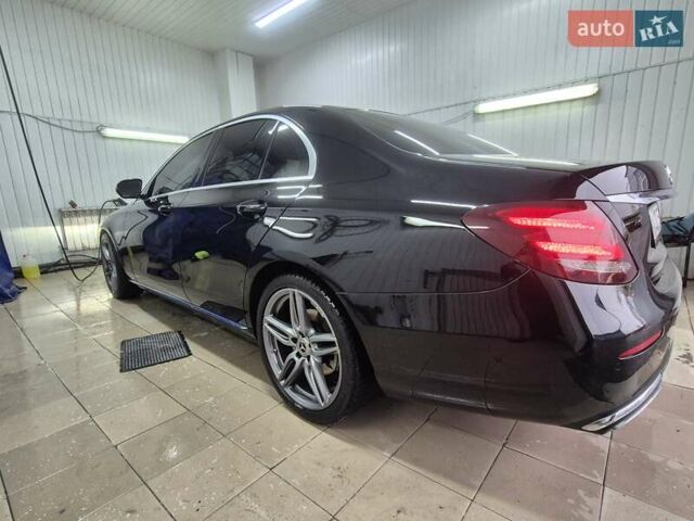 Черный Мерседес Е-Класс, объемом двигателя 1.95 л и пробегом 140 тыс. км за 35000 $, фото 13 на Automoto.ua