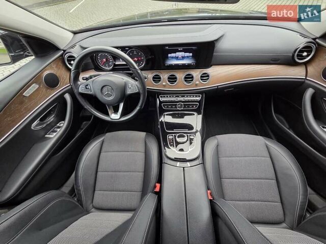 Черный Мерседес Е-Класс, объемом двигателя 1.95 л и пробегом 28 тыс. км за 37000 $, фото 17 на Automoto.ua