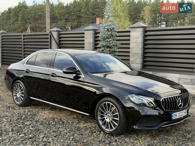 Черный Мерседес Е-Класс, объемом двигателя 2 л и пробегом 197 тыс. км за 29999 $, фото 14 на Automoto.ua