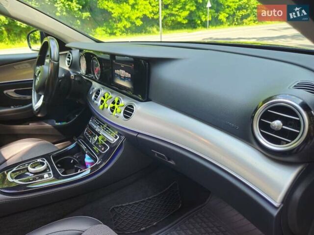 Черный Мерседес Е-Класс, объемом двигателя 1.95 л и пробегом 203 тыс. км за 28000 $, фото 45 на Automoto.ua