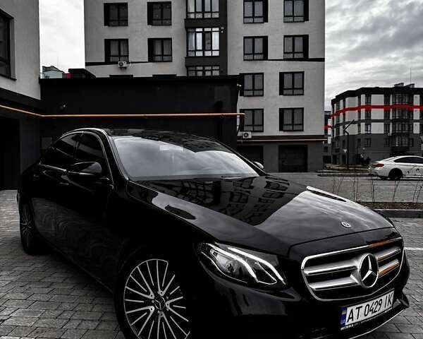 Чорний Мерседес Е-Клас, об'ємом двигуна 2 л та пробігом 405 тис. км за 22800 $, фото 2 на Automoto.ua