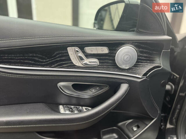 Черный Мерседес Е-Класс, объемом двигателя 2.93 л и пробегом 220 тыс. км за 42899 $, фото 8 на Automoto.ua