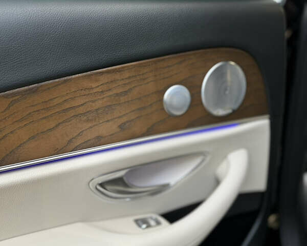 Чорний Мерседес Е-Клас, об'ємом двигуна 3 л та пробігом 154 тис. км за 40500 $, фото 8 на Automoto.ua