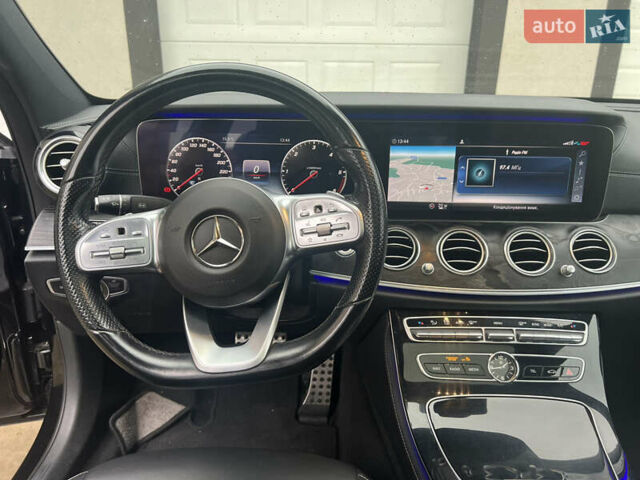 Черный Мерседес Е-Класс, объемом двигателя 2.93 л и пробегом 220 тыс. км за 42899 $, фото 10 на Automoto.ua