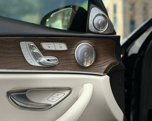 Чорний Мерседес Е-Клас, об'ємом двигуна 3 л та пробігом 154 тис. км за 40500 $, фото 6 на Automoto.ua