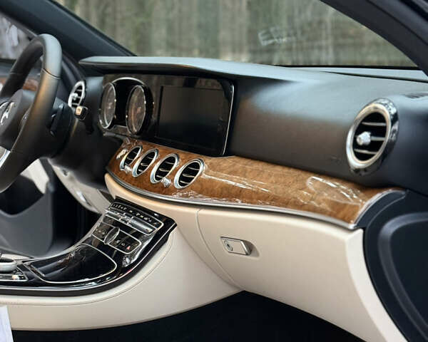 Черный Мерседес Е-Класс, объемом двигателя 1.99 л и пробегом 111 тыс. км за 28800 $, фото 18 на Automoto.ua