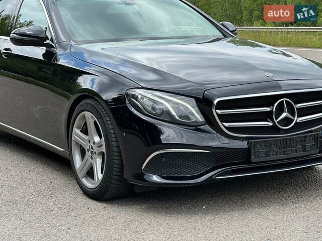 Черный Мерседес Е-Класс, объемом двигателя 1.95 л и пробегом 375 тыс. км за 21899 $, фото 12 на Automoto.ua