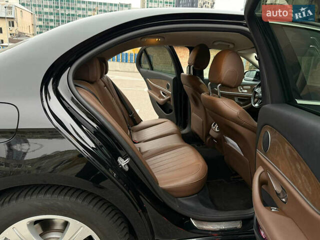 Черный Мерседес Е-Класс, объемом двигателя 1.95 л и пробегом 140 тыс. км за 34500 $, фото 4 на Automoto.ua
