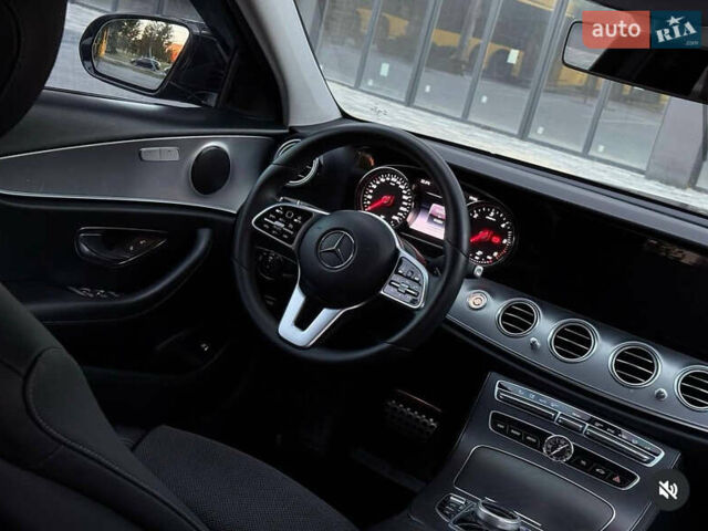 Чорний Мерседес Е-Клас, об'ємом двигуна 1.95 л та пробігом 94 тис. км за 32000 $, фото 9 на Automoto.ua