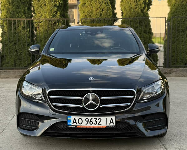 Черный Мерседес Е-Класс, объемом двигателя 2.93 л и пробегом 220 тыс. км за 42899 $, фото 1 на Automoto.ua
