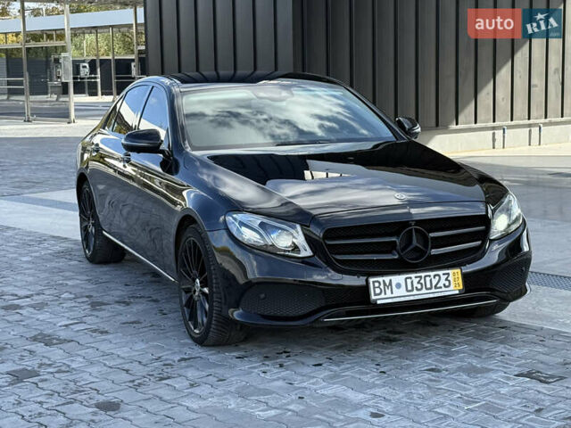 Черный Мерседес Е-Класс, объемом двигателя 2 л и пробегом 227 тыс. км за 27000 $, фото 1 на Automoto.ua