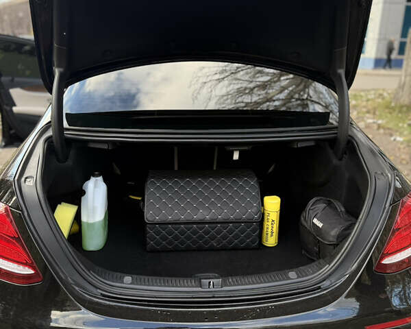 Чорний Мерседес Е-Клас, об'ємом двигуна 3 л та пробігом 154 тис. км за 40500 $, фото 19 на Automoto.ua