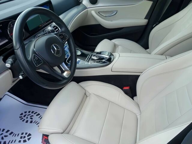 Чорний Мерседес Е-Клас, об'ємом двигуна 2 л та пробігом 31 тис. км за 20999 $, фото 8 на Automoto.ua