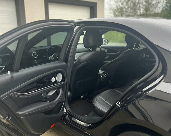 Черный Мерседес Е-Класс, объемом двигателя 2.93 л и пробегом 220 тыс. км за 42899 $, фото 7 на Automoto.ua