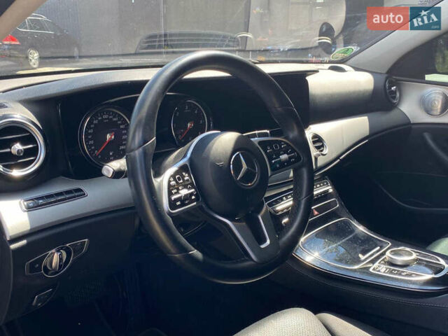 Черный Мерседес Е-Класс, объемом двигателя 1.95 л и пробегом 150 тыс. км за 33500 $, фото 12 на Automoto.ua