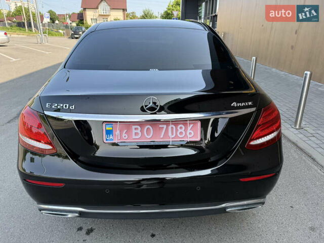 Черный Мерседес Е-Класс, объемом двигателя 2 л и пробегом 145 тыс. км за 28500 $, фото 3 на Automoto.ua