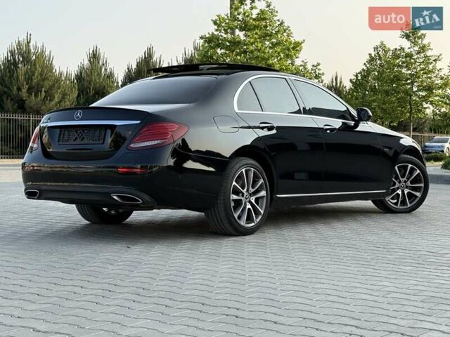 Черный Мерседес Е-Класс, объемом двигателя 2 л и пробегом 113 тыс. км за 33500 $, фото 3 на Automoto.ua
