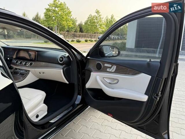 Черный Мерседес Е-Класс, объемом двигателя 2 л и пробегом 113 тыс. км за 33500 $, фото 34 на Automoto.ua