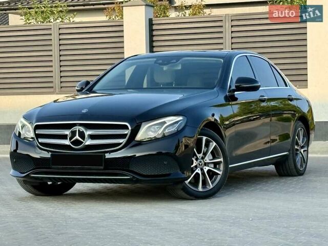 Черный Мерседес Е-Класс, объемом двигателя 2 л и пробегом 113 тыс. км за 33500 $, фото 2 на Automoto.ua