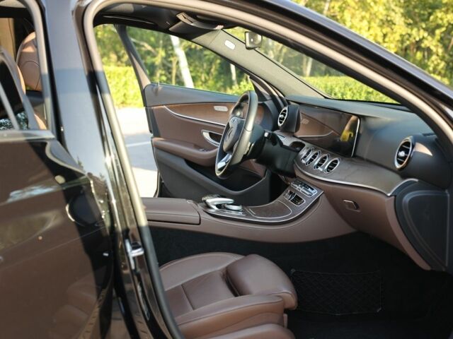 Чорний Мерседес Е-Клас, об'ємом двигуна 3 л та пробігом 62 тис. км за 44900 $, фото 6 на Automoto.ua