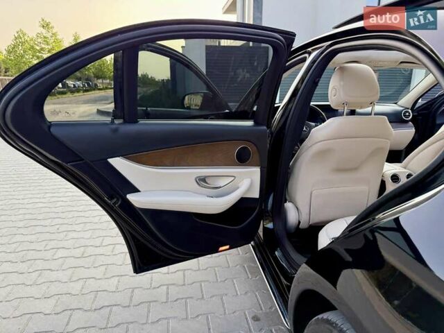 Черный Мерседес Е-Класс, объемом двигателя 2 л и пробегом 113 тыс. км за 33500 $, фото 45 на Automoto.ua