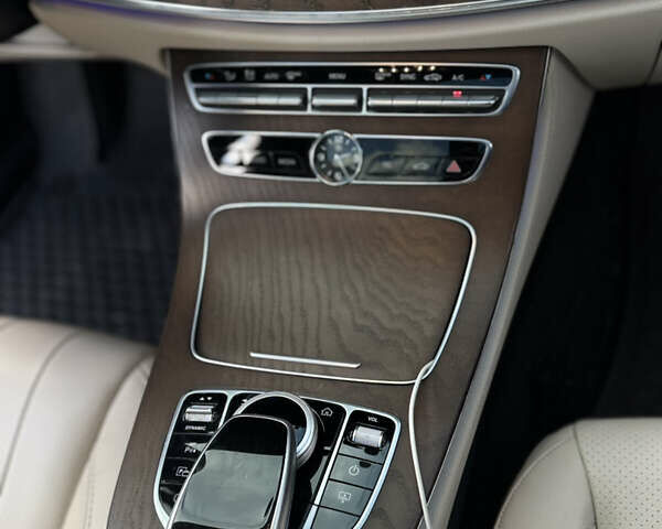 Чорний Мерседес Е-Клас, об'ємом двигуна 3 л та пробігом 154 тис. км за 40500 $, фото 25 на Automoto.ua