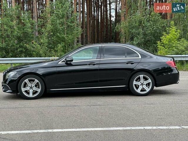 Черный Мерседес Е-Класс, объемом двигателя 1.95 л и пробегом 375 тыс. км за 21899 $, фото 2 на Automoto.ua