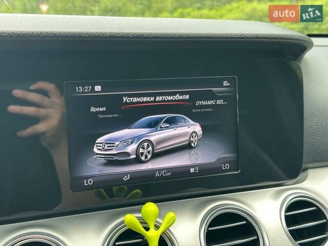 Черный Мерседес Е-Класс, объемом двигателя 1.95 л и пробегом 375 тыс. км за 21899 $, фото 59 на Automoto.ua