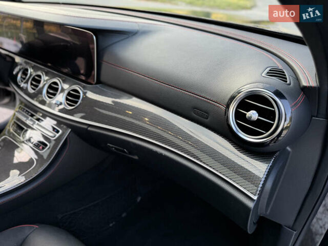Черный Мерседес Е-Класс, объемом двигателя 3 л и пробегом 30 тыс. км за 55000 $, фото 37 на Automoto.ua